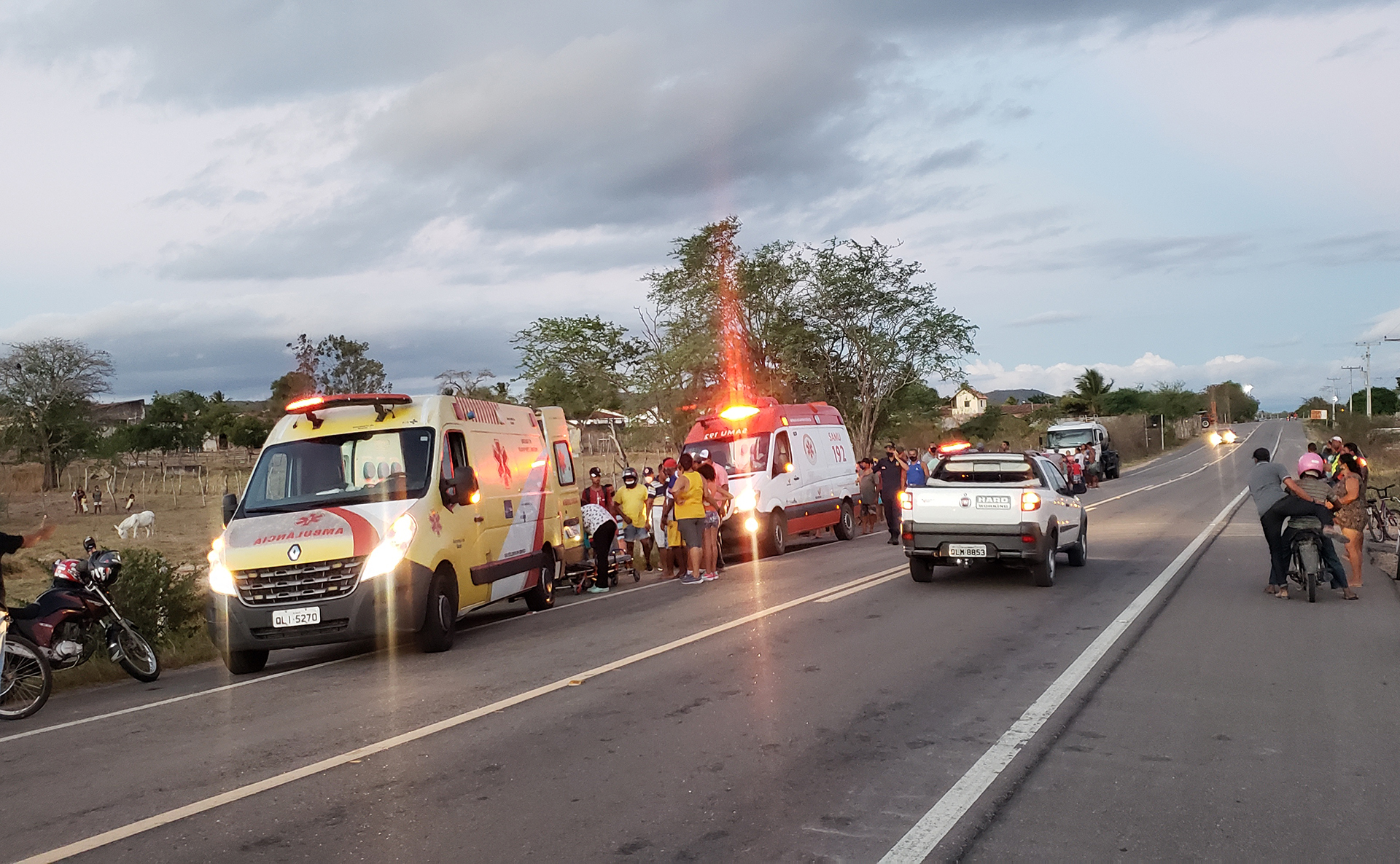 Duas pessoas ficam feridas em acidente entre moto e bicicleta na BR-316, em Cacimbinhas