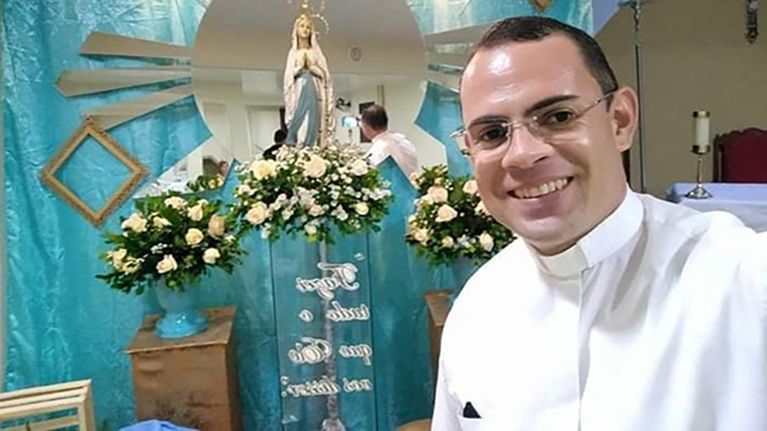 Padre morre afogado após salvar duas pessoas dentro de açude em PE