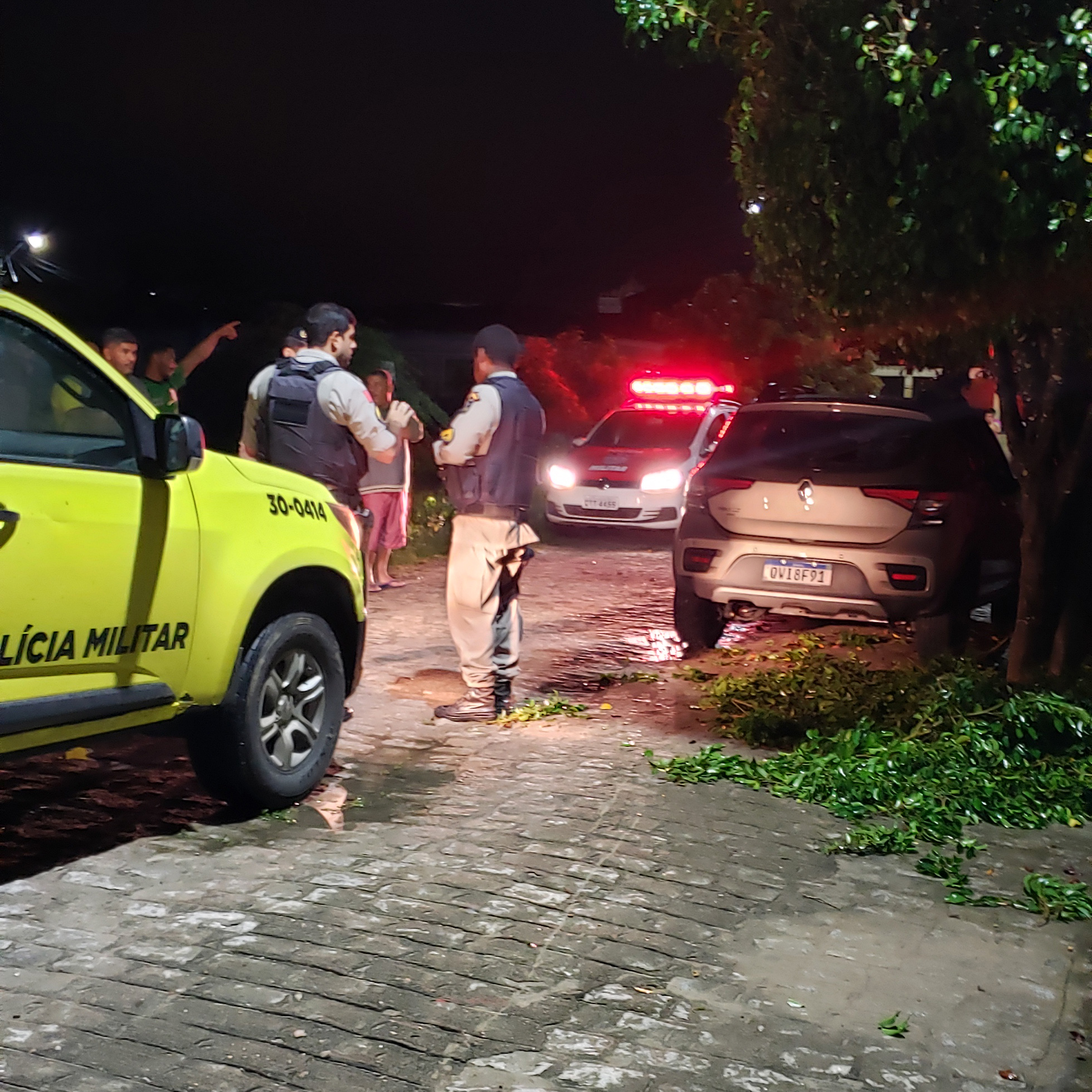 Carro roubado em Major Izidoro é abandonado em rua de Cacimbinhas