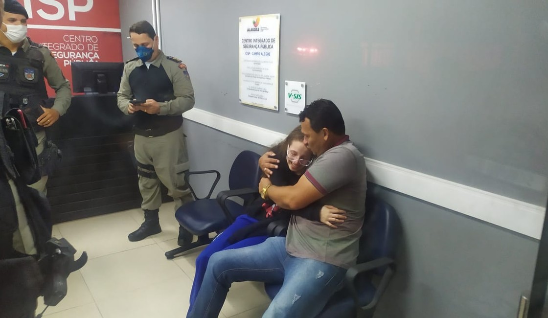 Adolescente sequestrada em Arapiraca é resgatada às margens da rodovia AL-220