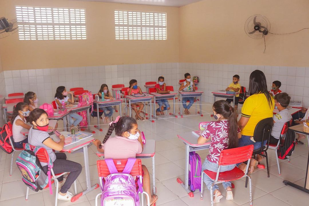 Rede municipal de ensino de Minador do Negrão retoma aulas presenciais
