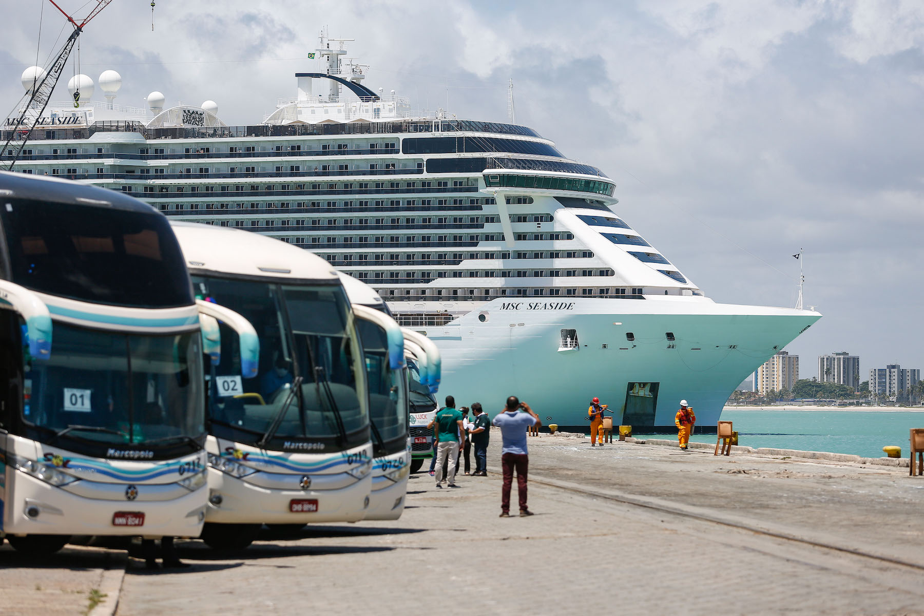 Primeiro navio da temporada de cruzeiros 2021/2022 desembarca em Alagoas