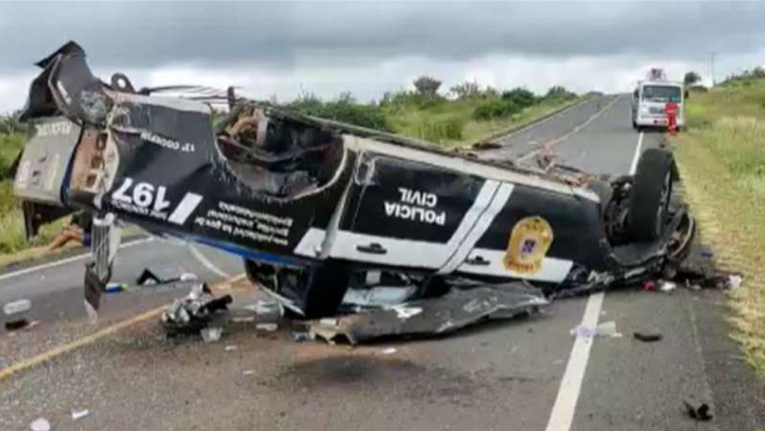 Policial Civil alagoano morre em capotamento de viatura em rodovia da Bahia