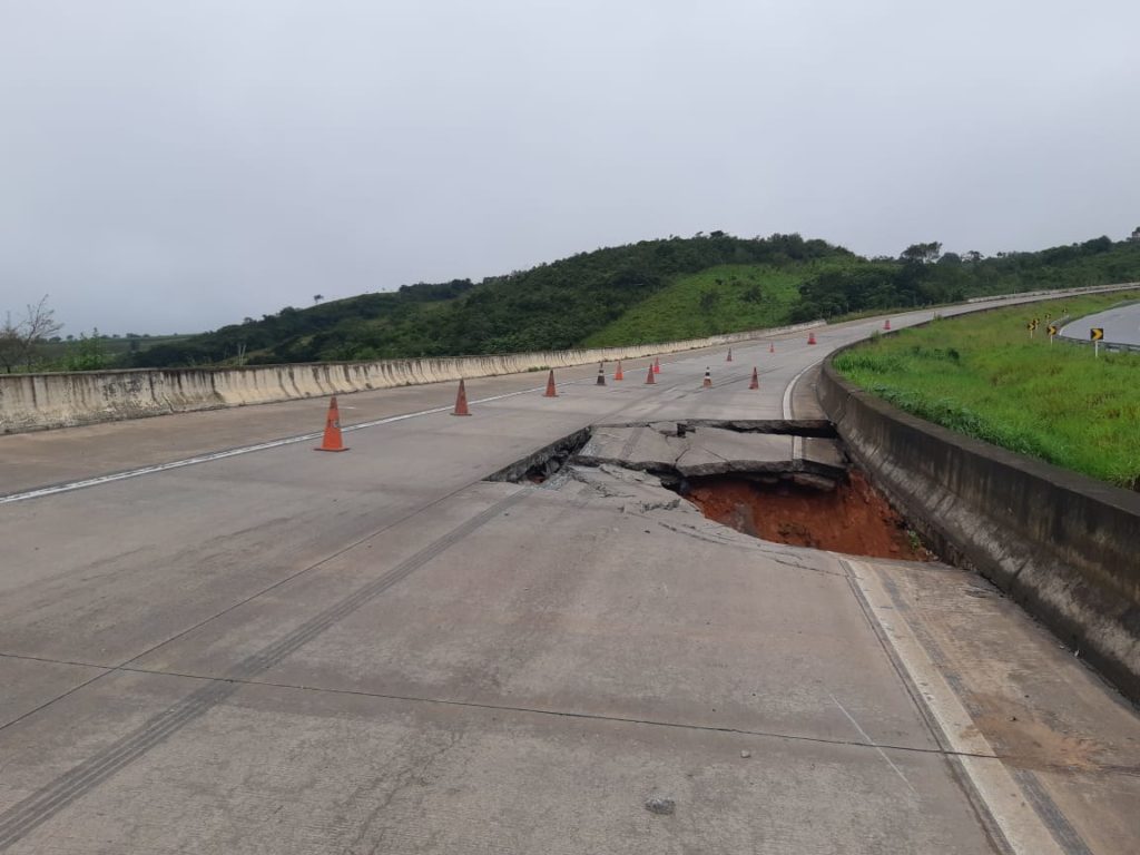 PRF divulga trechos de rodovias interditadas em Alagoas devido  às fortes chuvas