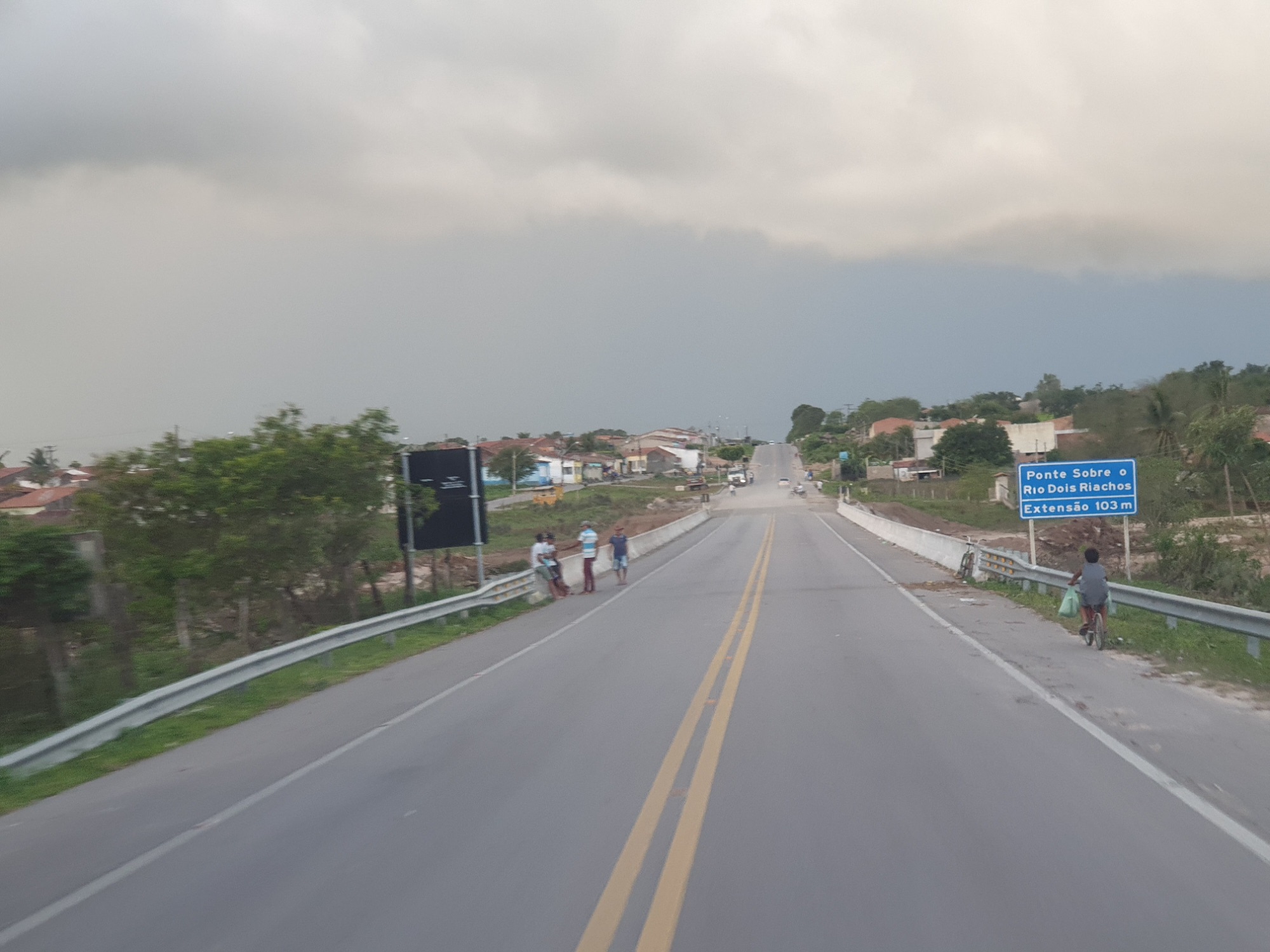 Trânsito de veículos na ponte da BR-316, em Dois Riachos, é liberado