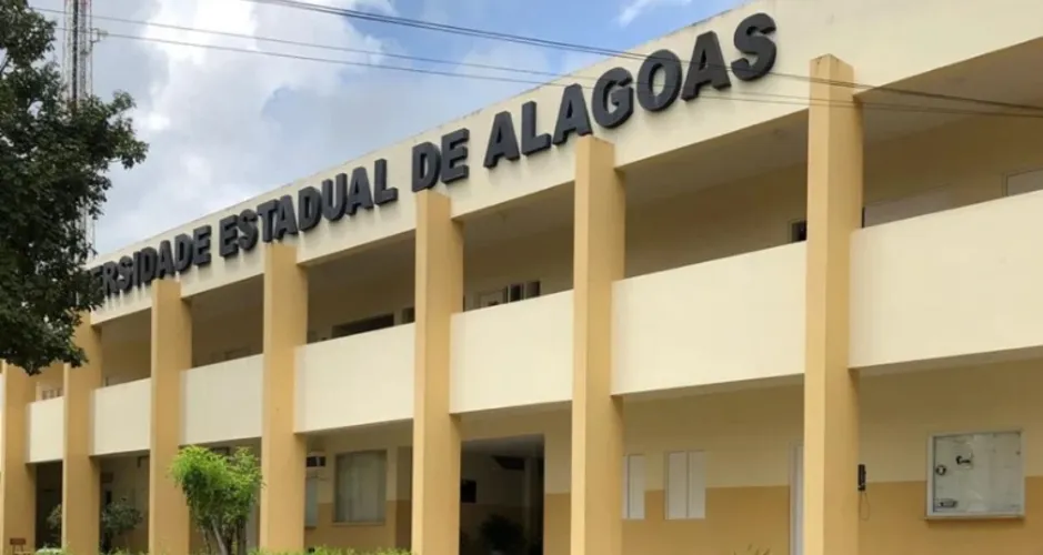 Governador Paulo Dantas anuncia concurso público para a Uneal